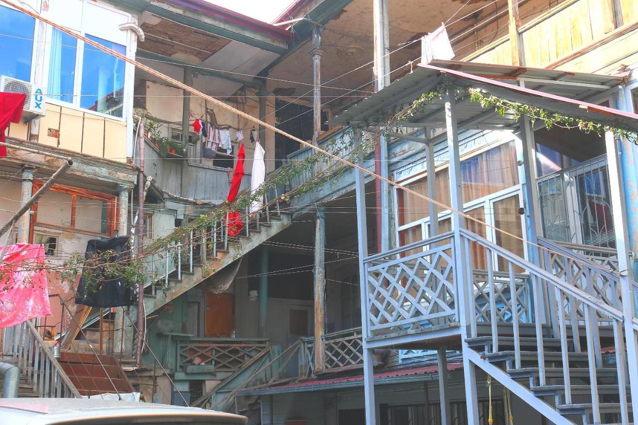 Historical Apartment In Old Tbilisi ภายนอก รูปภาพ