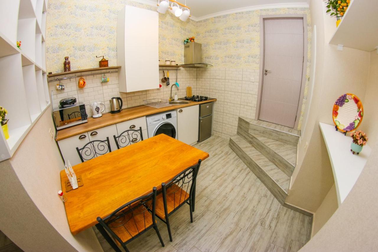 Historical Apartment In Old Tbilisi ภายนอก รูปภาพ